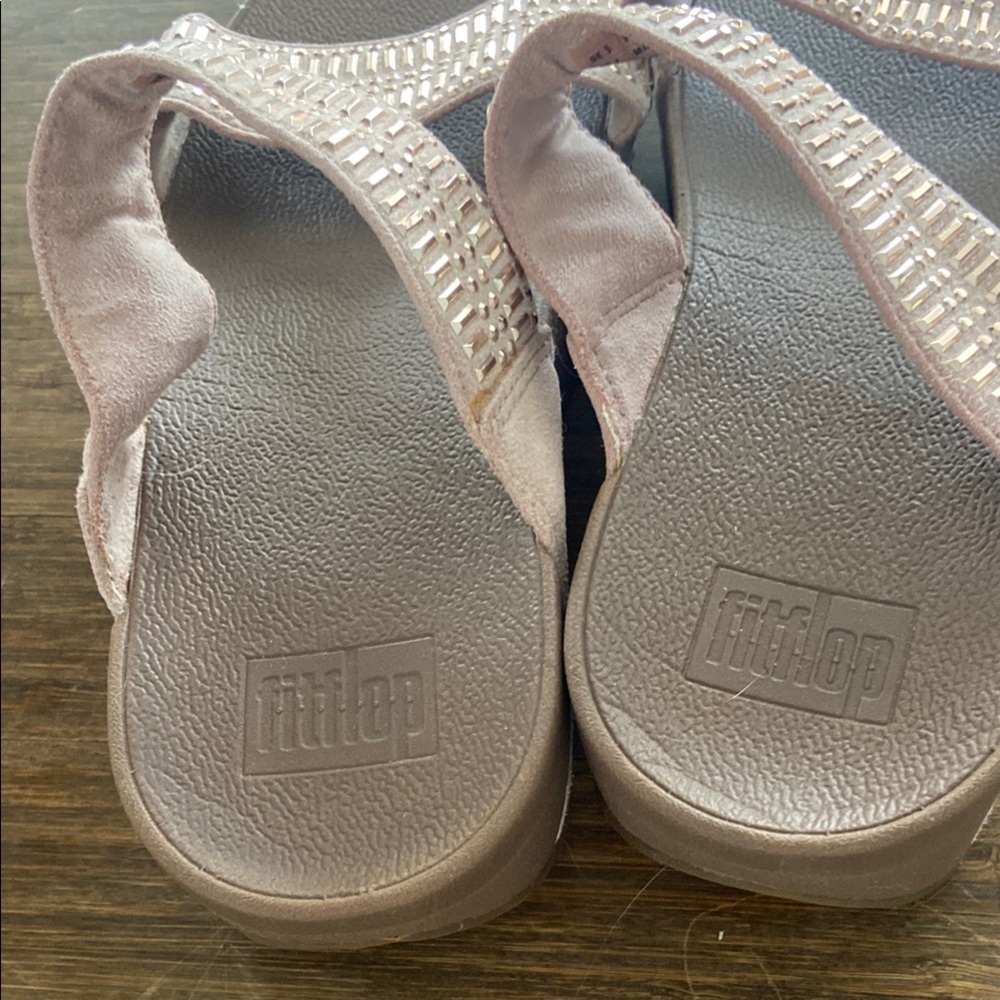 Fitflop Pink Sandals with Textured Thong and Thick Sole